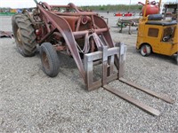 Ford 641 Workmaster Wheel Tractor with Loader