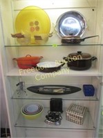CASE LOT OF VINTAGE KITCHEN AND HOUSEHOLD ITEMS