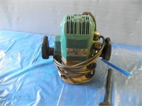 Makita plunge router