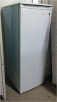 Danby Stand-up Freezer Like New 5 Feet Tall