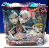 Monster High Peri and Pearl Anti-Styling Heads