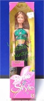 Mattel 1998 Barbie Fashion Avenue Style Doll