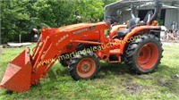 4x4 Kubota L3200 Tractor w LA524 Loader