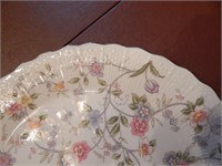 Lovely Floral Pattern Serving Plate