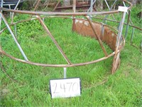 HAY RING WITH A EXTRA PANEL.