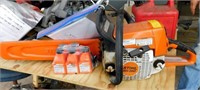 MS 250 Stihl Chain Saw/Oil/Gas Can