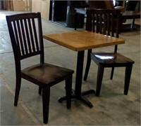 Small table & 2 chairs