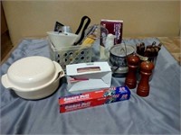 Kitchen items - salt / pepper, knives, utensils