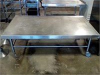 Commercial stainless rolling table