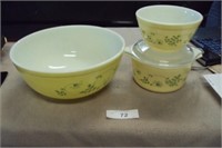 3 Vintage Pyrex Nesting bowls,