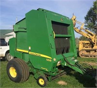 John Deere 568 Hay Baler