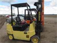 Hyster Fork Lift with 15' 3 Stage Mast