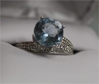 Blue Topaz has gorgeous blue color and is 3.20ct