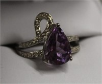Pear shaped 2.8ct Amethyst gemstone Ring with