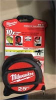 Milwaukee 25 foot magnetic tape measure new in