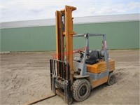 Toyota Fork Lift with 14' 2 Stage Mast