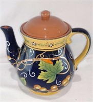 Beautiful Vino Bianco Fruit design Tea pot