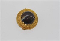 Good 18ct gold, agate brooch with open locket back