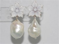 Pearl earrings with shell flower cameos