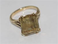 9ct yellow gold and yellow stone ring