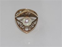 Vintage 9ct gold and pearl ring