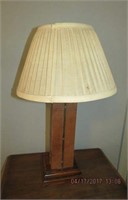 19" wood base table lamp
