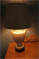 Table lamp metal base (crack in lamp see picture)
