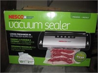 Nesco Vacuum Sealer with Bags