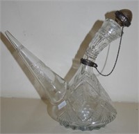 Fine cut crystal wine pourer