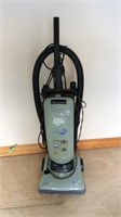 DIRT DEVIL UPRIGHT FEATHERLIGHT VACUUM