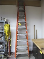 (2) Louisville Fiberglass Ladders 8' & 10'