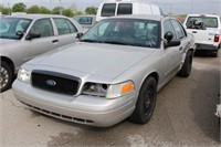 44 2008 FORD CROWN VIC SILVER 2FAHP71V18X111578