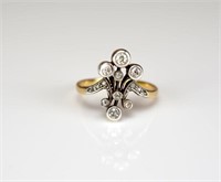 ANTIQUE DIAMOND AND GOLD RING