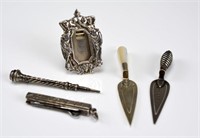 FIVE ITEMS OF NOVELTY SILVER