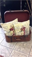 Large luggage trunk with key and coordinating set