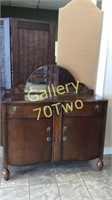 Beautiful Art Deco era tiger oak sideboard with