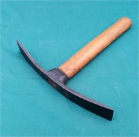 Forged scutcher or bricklayer’s hammer