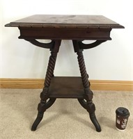 GREAT VICTORIAN 1890S CENTER TABLE