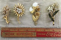 4 VINTAGE BROOCHES