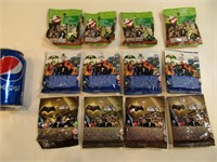 Lot de 12 figurines-NEUF