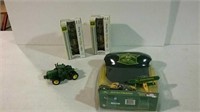 1:25 scale Wayne John Deere replica gas pumps,