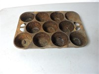 11 x 8 cast muffin tray