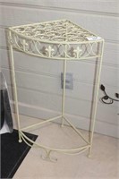 Metal Corner Plant Stand with