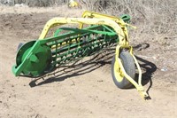 John Deere 640 Side Discharge Rake