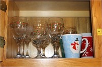 LOT: CHRISTMAS CUPS AND GLASSES