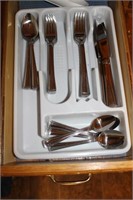 STAINLESS FLATWARE AND UTENSILS