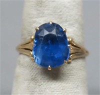 ANTIQUE GOLD RING WITH SAPPHIRE CORUNDRUM,