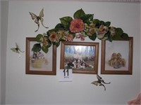 3 dog pictures and d‚cor butterflies