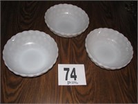 3 White bowls