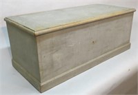 SIX BOARD PINE BLANKET CHEST IN OLD GRAY PAINT